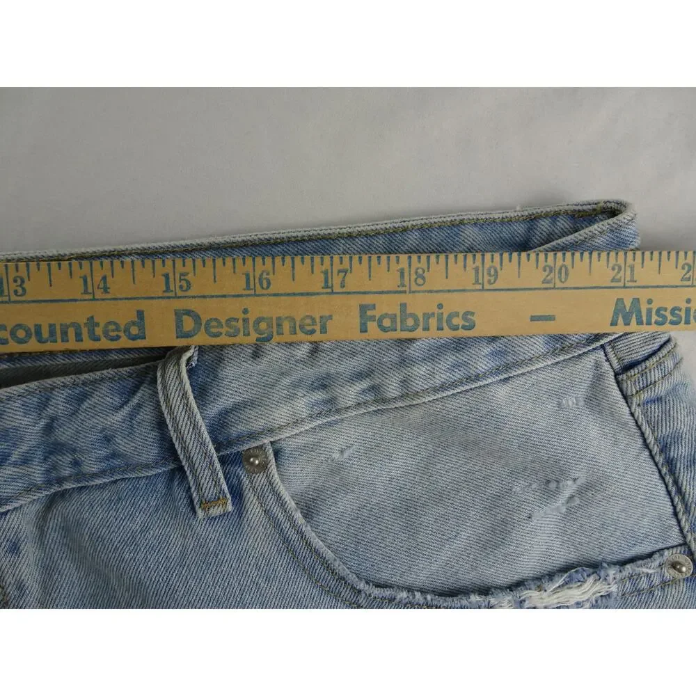 Universal Thread Mid-Rise 90s Baggy Distressed Short Size 20